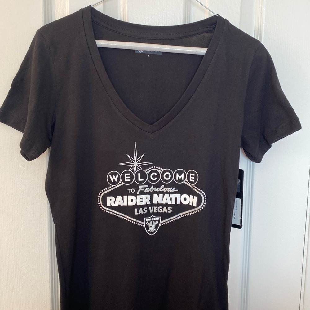 Women’s Las Vegas Raiders shirt. Size Small. 
NWT.